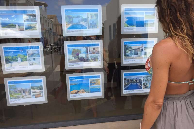 Canary Islands rent prices surge past €1,000 per month average