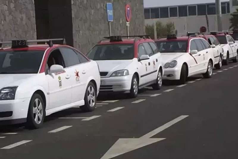 Taxi drivers will strike in Lanzarote during Easter week 