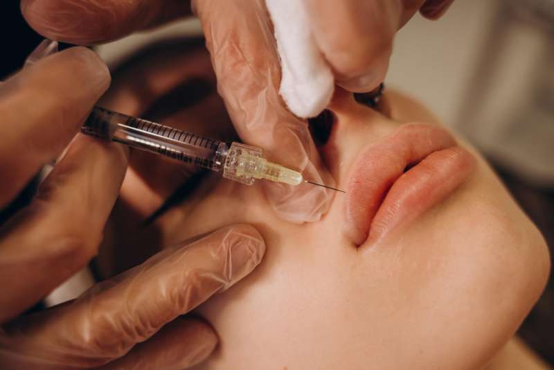 Fake Doctor arrested for using veterinary drugs in cosmetic treatments