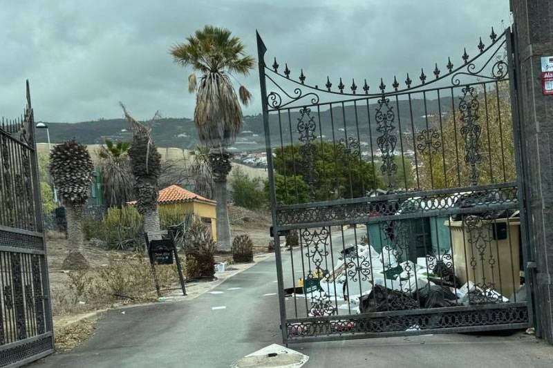 Grand Callao Sport: Over 200 squatters, a vandalised hotel, and owners can do nothing
