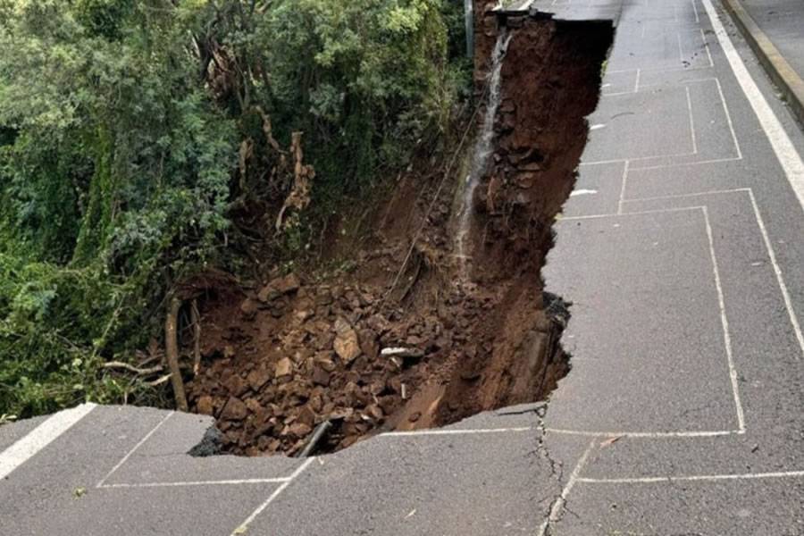 Bridge collapses in Tenerife leaving hundreds without electricity or water