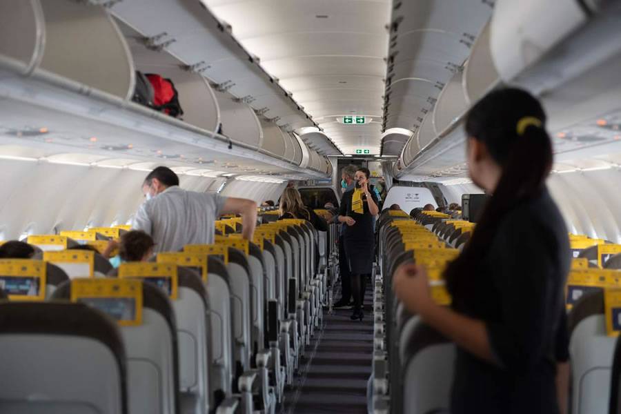 Smoke detected in cabin on flight to the Canary Islands triggers emergency landing