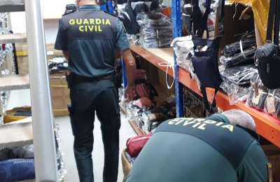 Guardia Civil seizes counterfeit goods worth over €180,000 in Gran Canaria