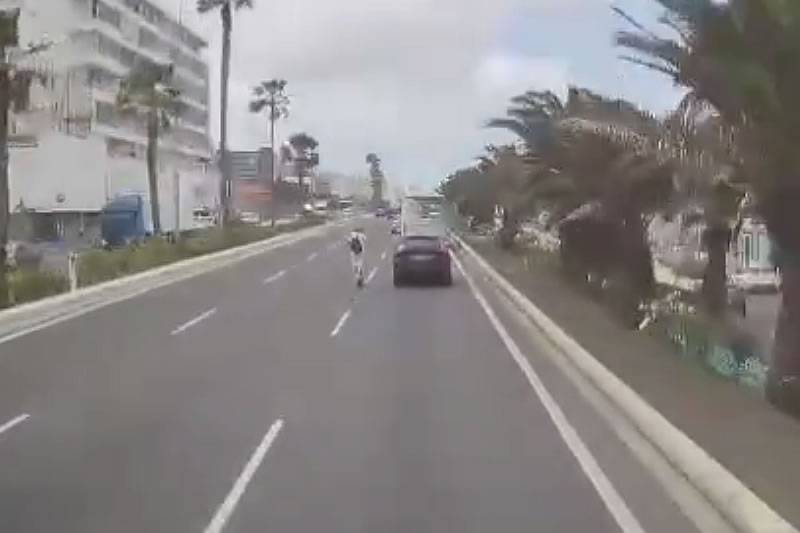 VIDEO: Man caught speeding on modified electric scooter along GC-1 motorway 
