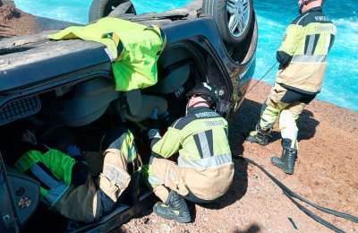 Three injured after car plunges off road near the Tenerife coast