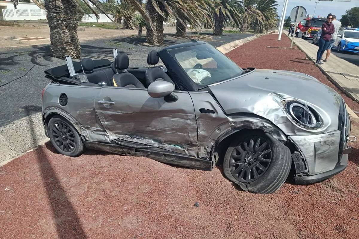 Two injured in multi-vehicle collision at Lanzarote Airport