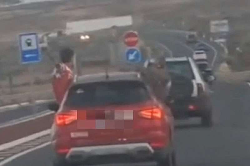 VIDEO: Tourists recorded in reckless driving incident in Lanzarote