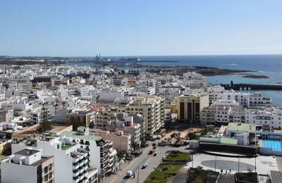 Mother breaks down as she’s forced to live in a car amid Lanzarote’s housing crisis
