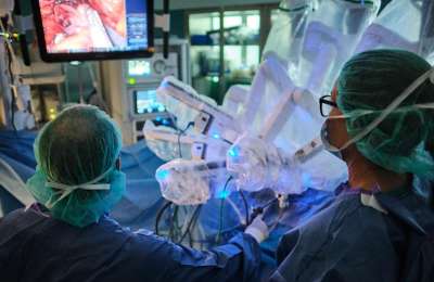 Surgery waiting time in the Canary Islands drops below national average for first time