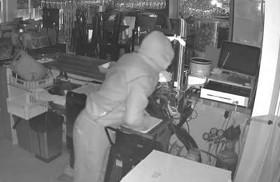 VIDEO: Cafe in Playa Blanca robbed of over €2,000 amid suspicions of inside job