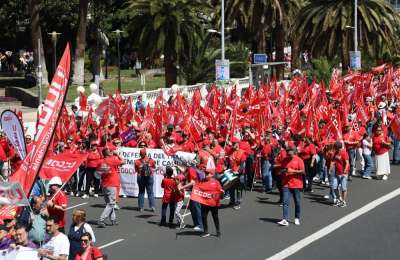 Thousands march in May Day protests over low pay and workers’ rights in the Canary Islands