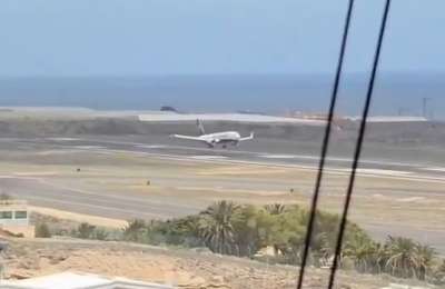 VIDEO: Dramatic aborted landing filmed at Tenerife South airport due to wind shear 