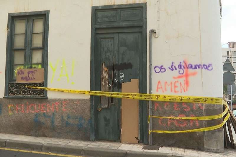 Relief in El Toscal as Final Squatted Home Is Vacated After Months-Long Struggle