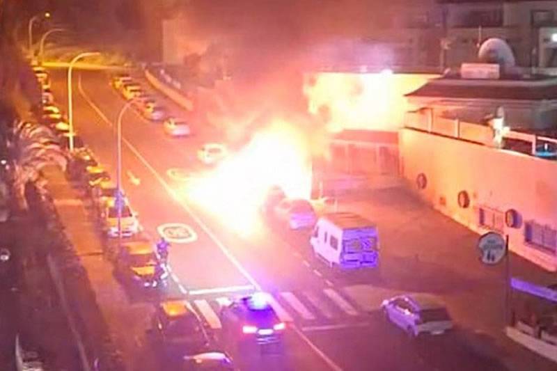 Large Fire Alarms Residents in Los Cristianos
