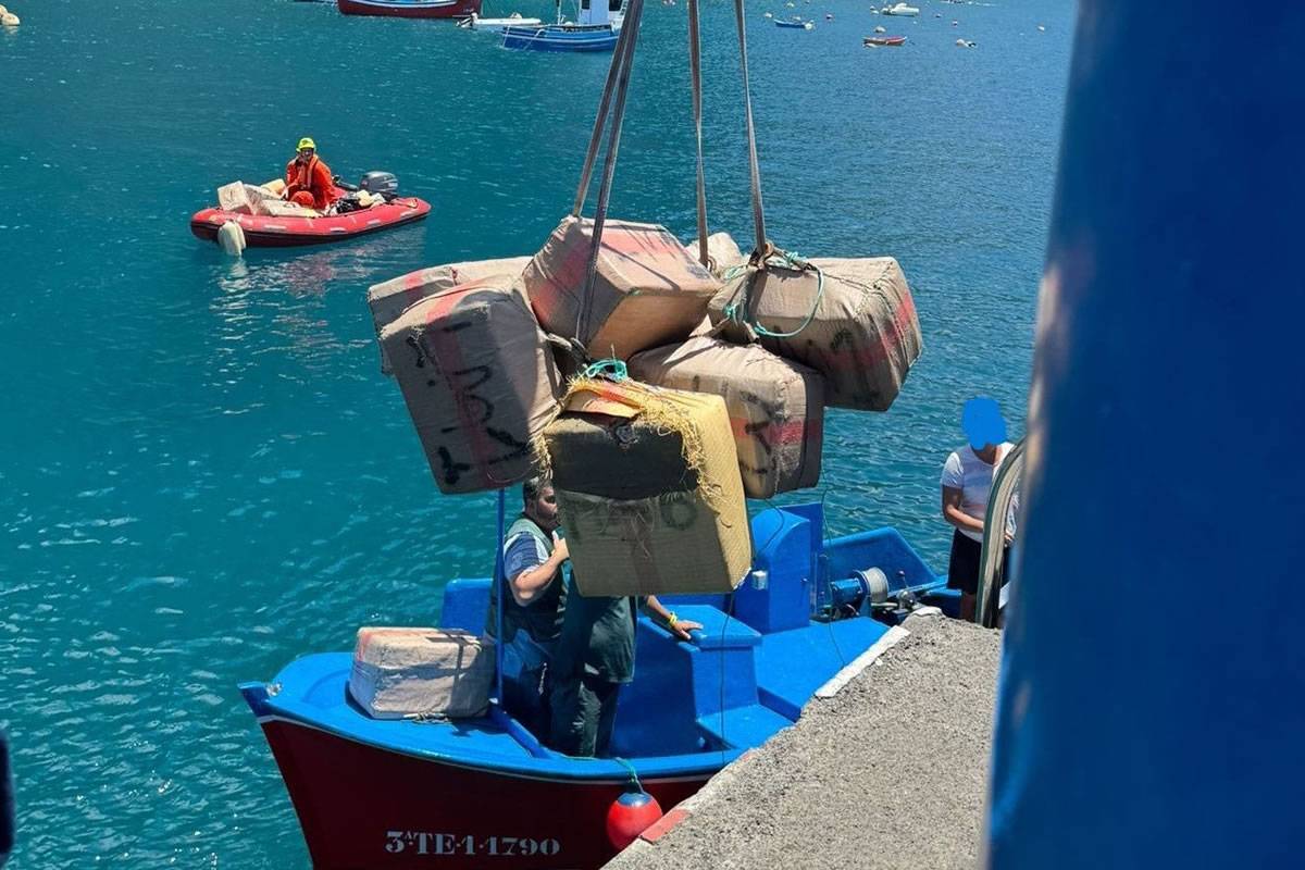 Guardia Civil recover floating drug packages off Canary Islands coast