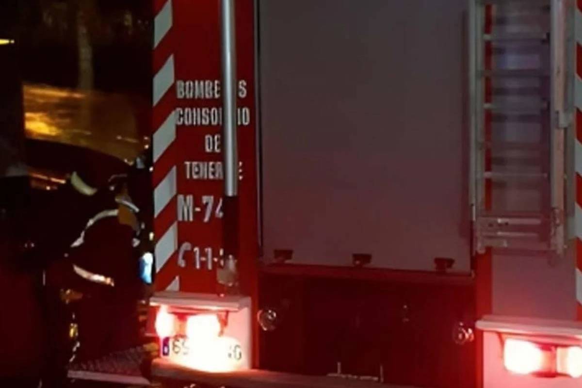 Man in seriously injured in industrial fire in Tenerife