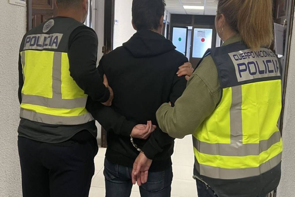 25-year-old man arrested after series of violent home robberies in Tenerife