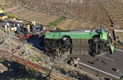 One dead and eleven injured after bus overturns in La Gomera