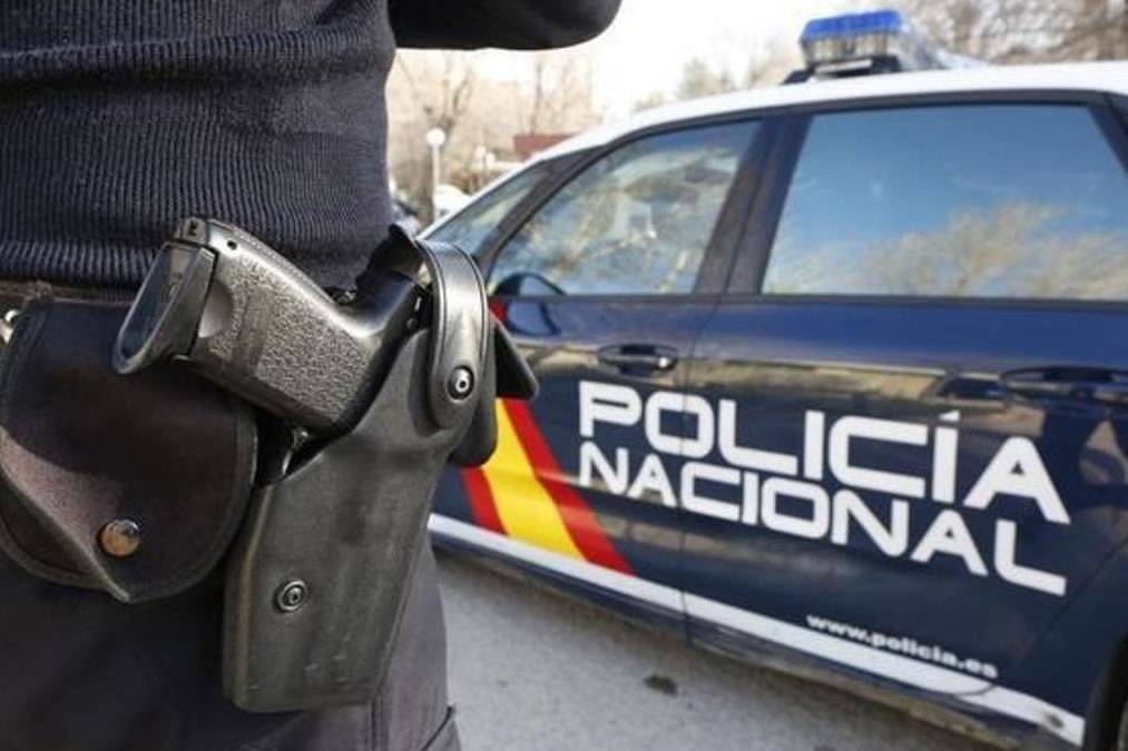 Fugitive wanted for domestic violence and extortion arrested in the Canary Islands