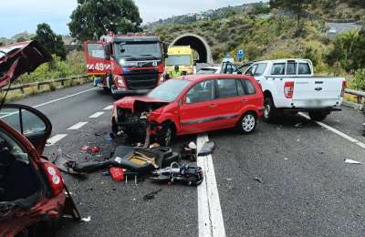 Multiple vehicle pile-up on the TF-5 motorway leaves several injured