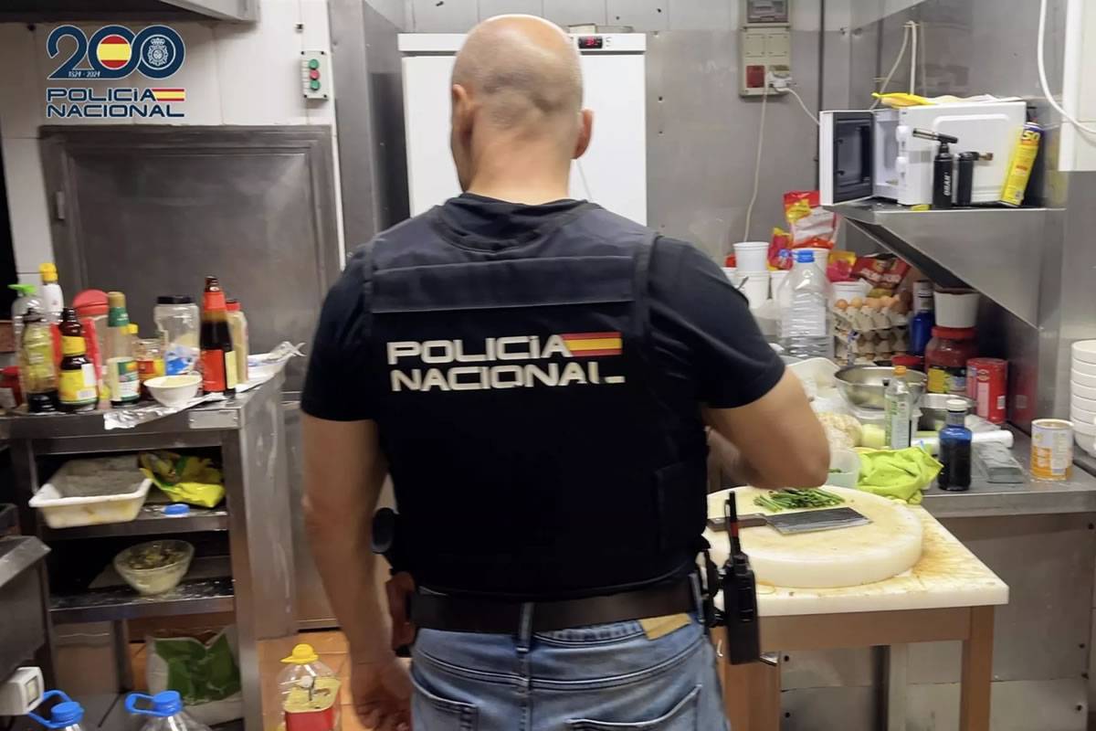 Illegal casino raided in the basement of a restaurant in Gran Canaria
