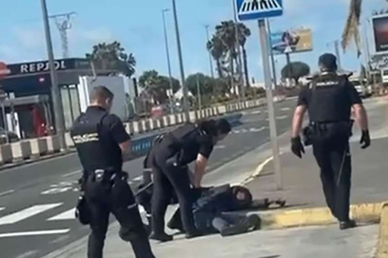 Man shot dead by police after knife attack at Gran Canaria Airport