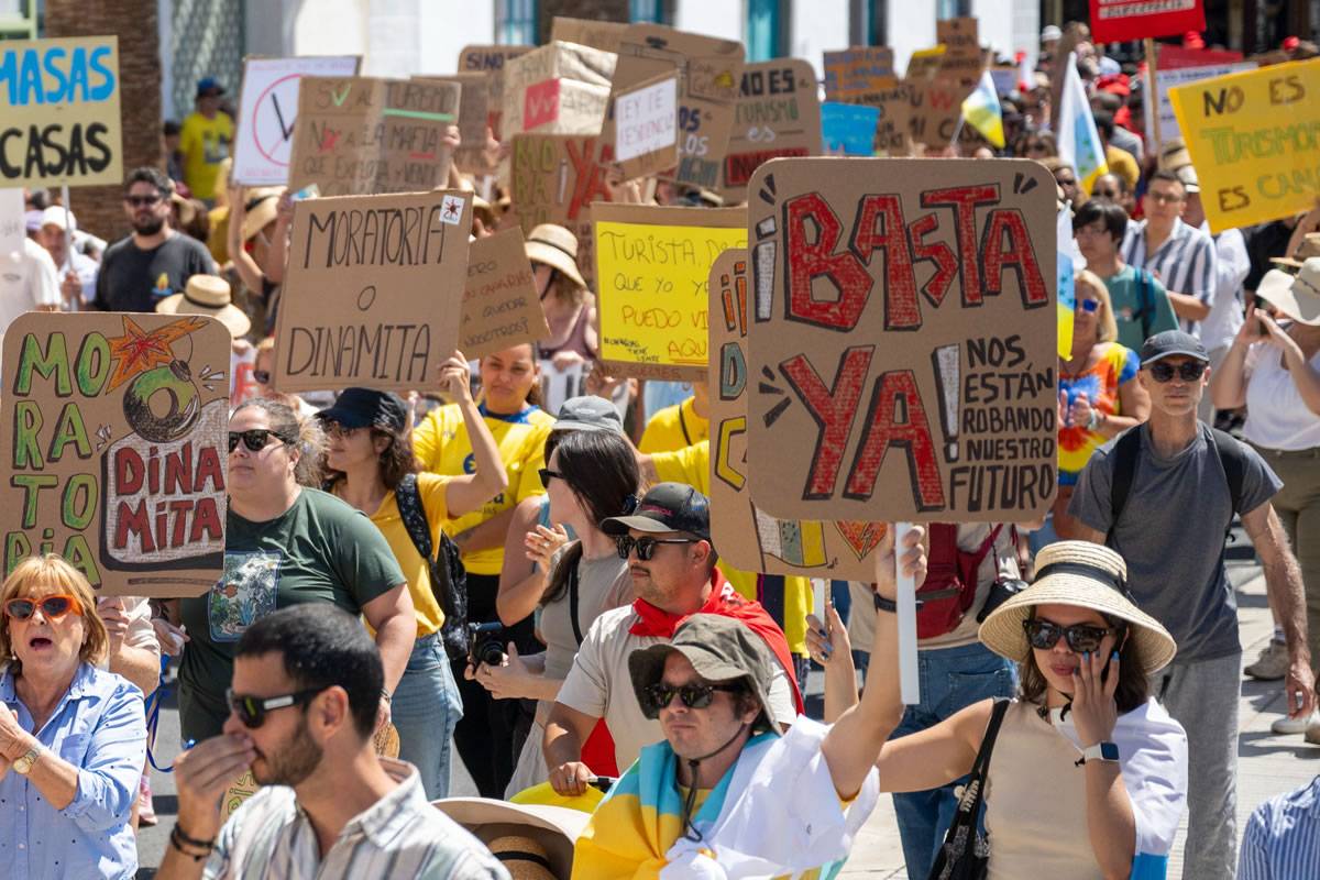 30,000 protest against mass tourism and new hotel projects in the Canary Islands