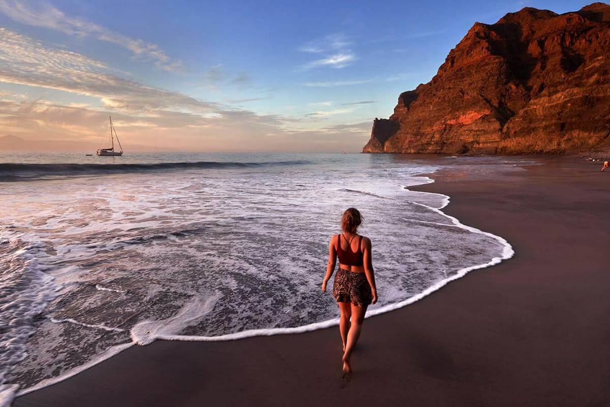 How to find the best hidden beaches in the Canary Islands