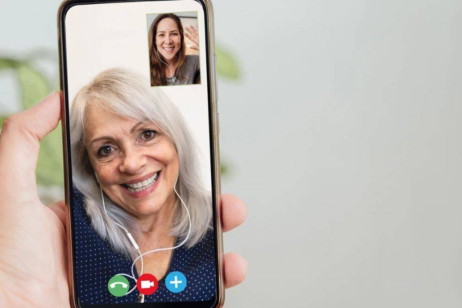 New ‘Dialogae’ App unites young and elderly to combat loneliness in the Canary Islands