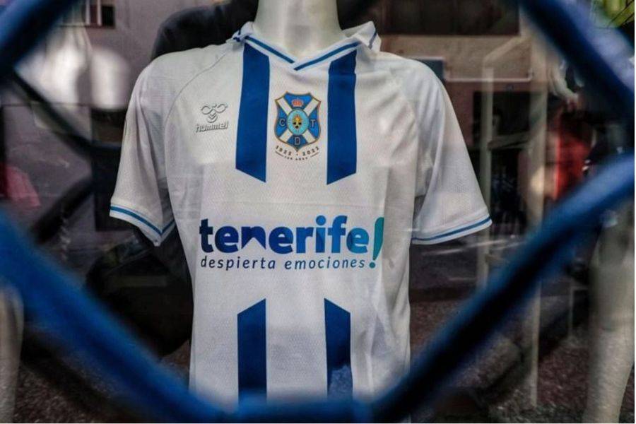 Police investigate CD Tenerife staff for illegal sale of official merchandise