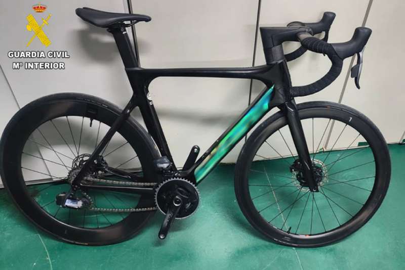 Thief steals high-end bike and lists it for sale for €9,000 online in the Canary Islands
