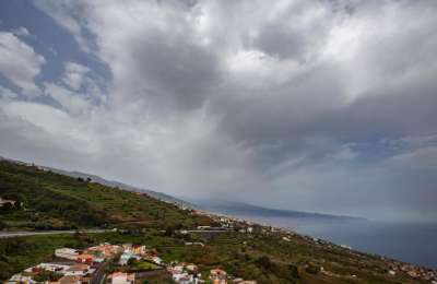 Light rain and strong winds forecast for Thursday in the Canary Islands
