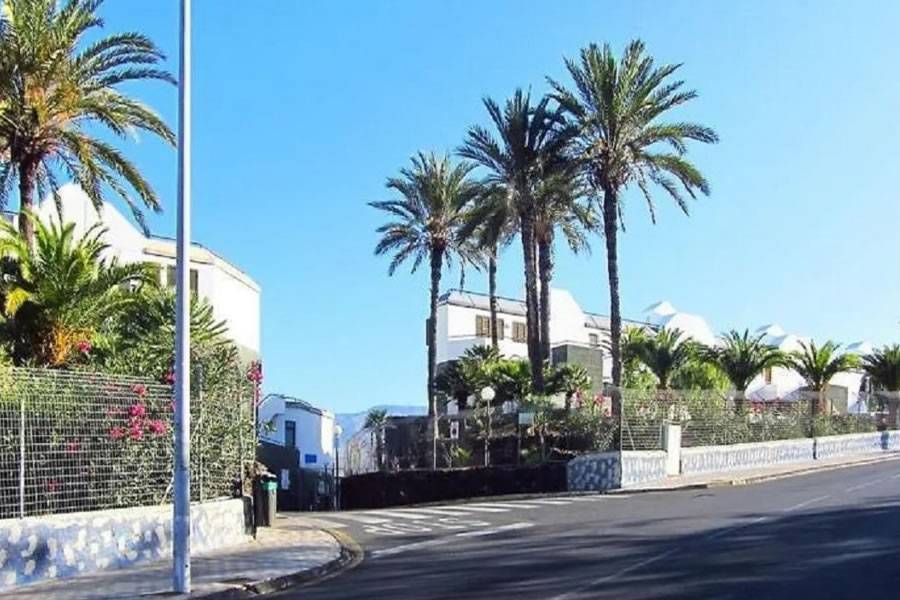 Two dead bodies found in an apartment in a resort in the south of Tenerife 