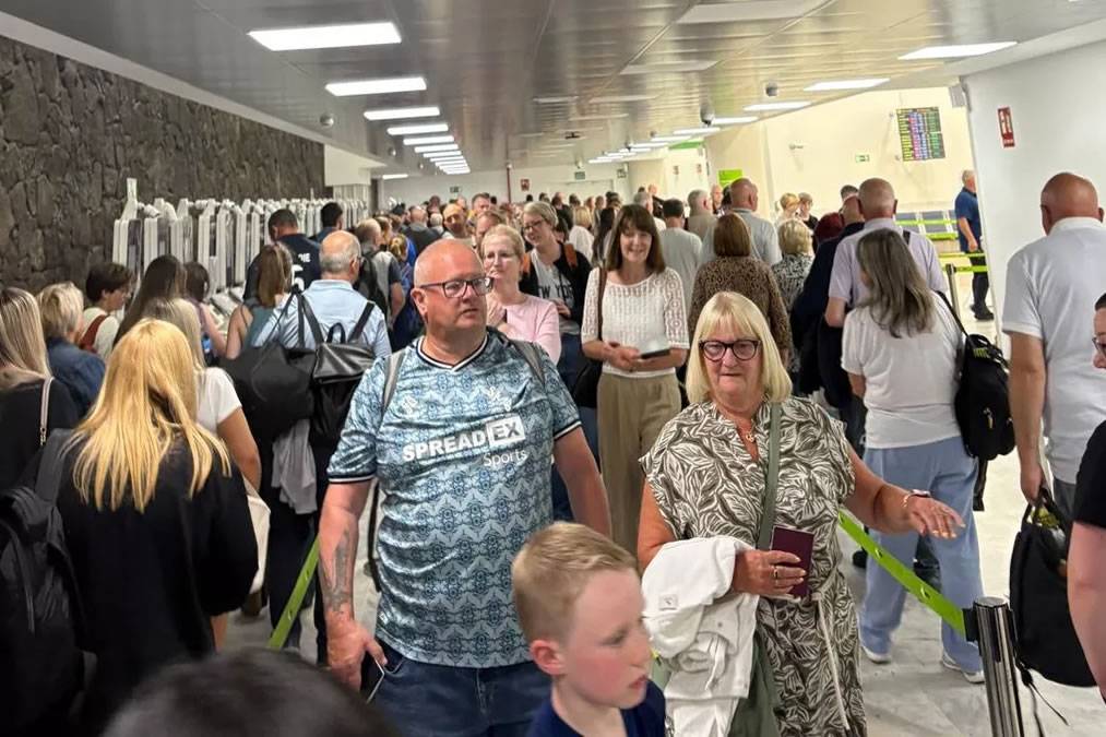 Passport control and taxi chaos at Lanzarote Airport – yet again!