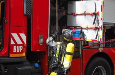 Man rescued by firefighters after fall in remote farm in Tenerife 