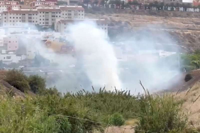 Large plume of smoke near Gran Canaria Shopping Centre causes alarm