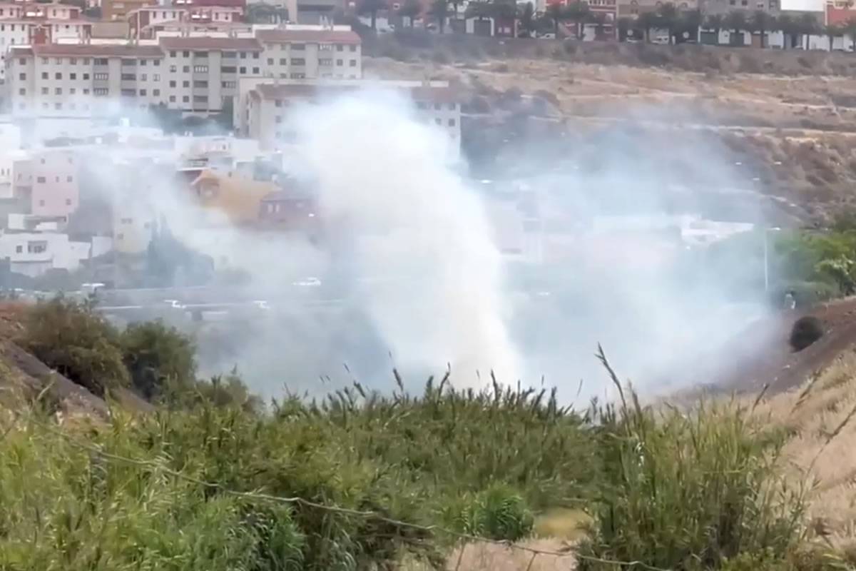 Large plume of smoke near Gran Canaria Shopping Centre causes alarm