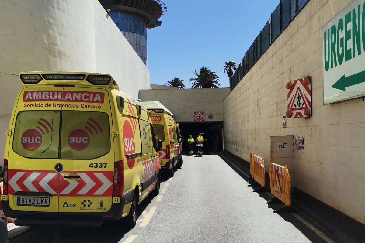 Pedestrian fighting for his life after being hit by a car near Tenerife North Airport
