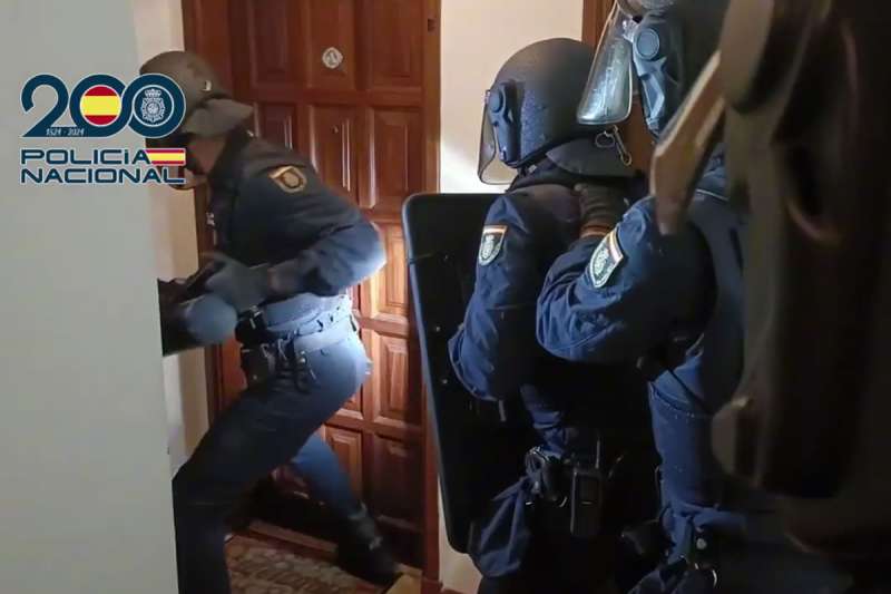 Police break up prostitution and human trafficking ring in Playa Las Americas