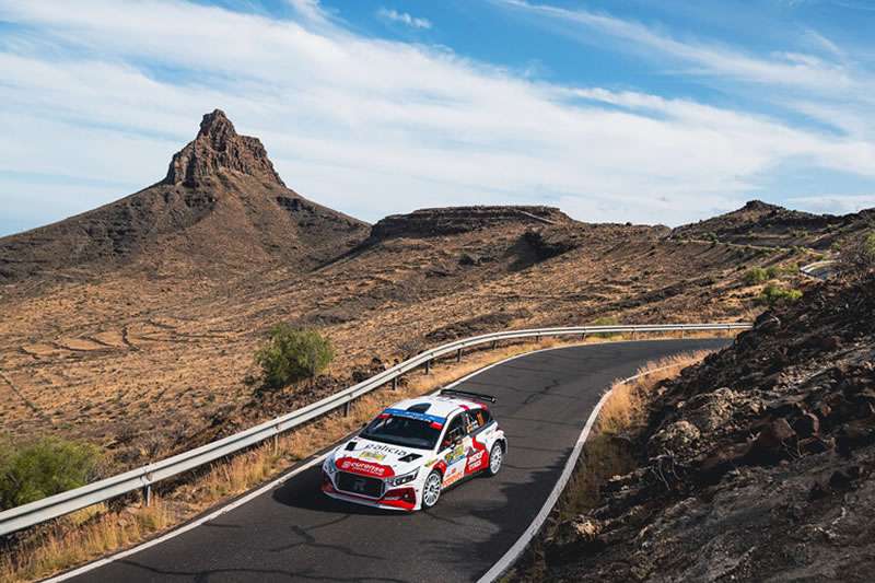The best ways for sports fans to experience the Canary Islands while on holiday