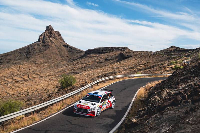 The best ways for sports fans to experience the Canary Islands while on holiday
