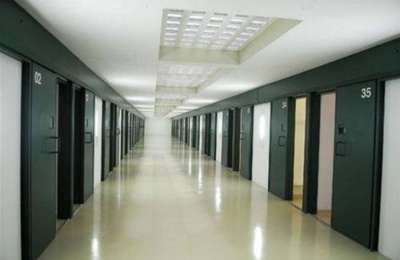 Prisoner exposes himself to female officer at Gran Canaria jail 