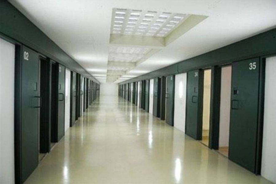 Prisoner exposes himself to female officer at Gran Canaria jail 