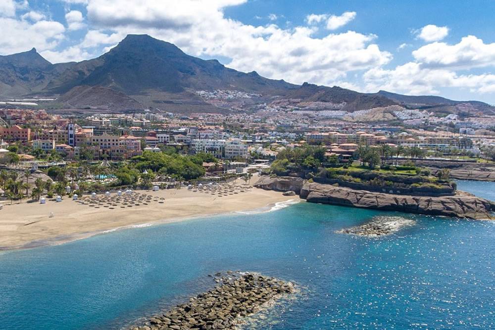 Tenerife attracts 40% of all tourists visiting the Canary Islands