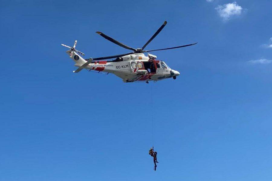 VIDEO: Dutch hiker rescued after a 20-metre fall in La Palma