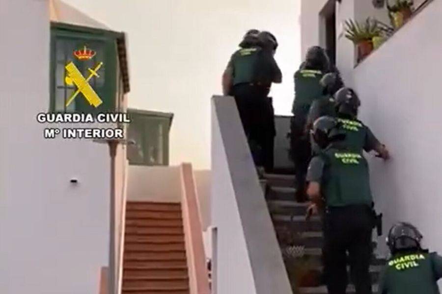 Cocaine smuggling gang posing as police officers arrested with links to Lanzarote