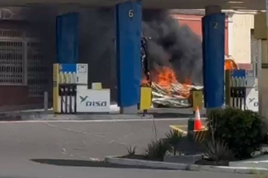 Lorry fire near petrol station sparks panic in Tenerife