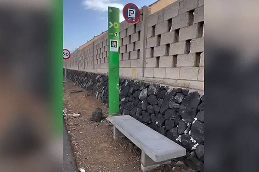 Anger as viral video exposes dangerous bus stops in south Tenerife