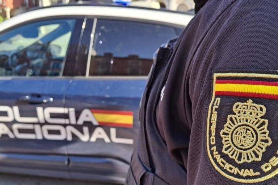 National Police officer suspended for offering asylum in exchange for sex