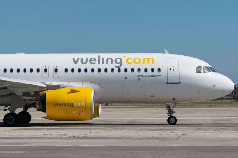Vueling ordered to pay over €13,500 to 12 passengers after flight cancelled